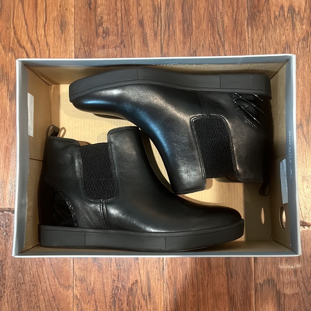 Vionic Mickie Hidden Heel Black Leather Booties